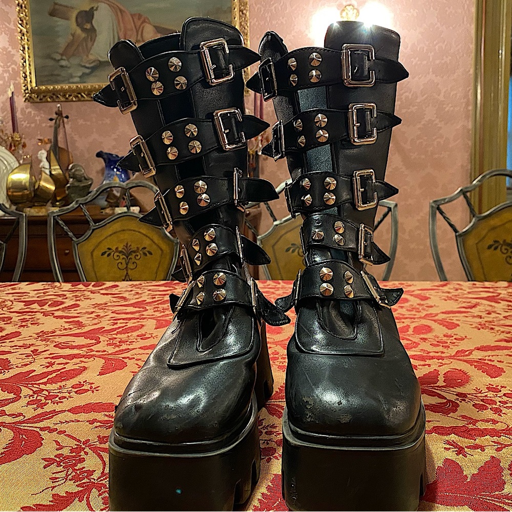 Black combat boots (platforms) goth/alternitive
